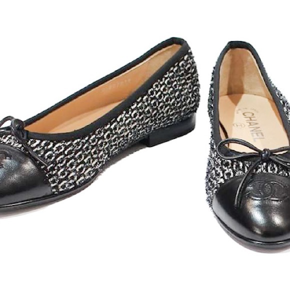 Chanel Black/White Tweed and Patent Leather CC Cap Toe Bow Ballet Flat - Picture 3 of 7